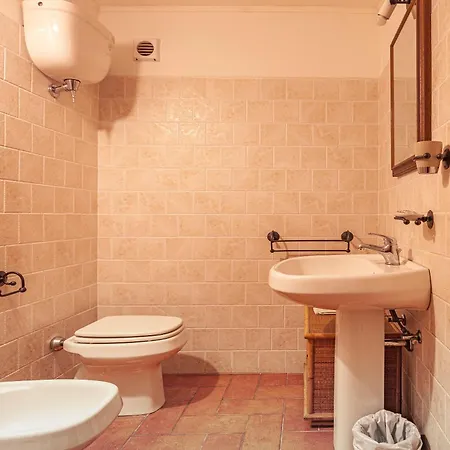 مزرعة للإقامة Collelignani سبوليتو