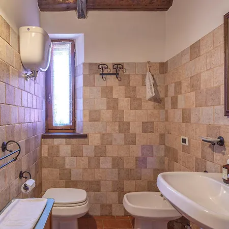 مزرعة للإقامة Collelignani سبوليتو